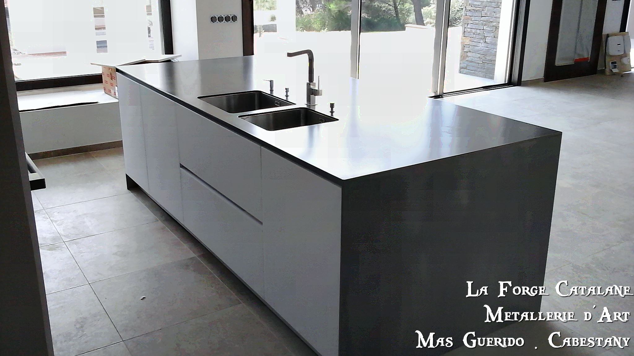 plan de travail cuisine 4 fer Forge Catalane Cabestany.jpg